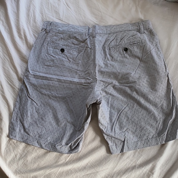 Banana Republic Men’s Aiden Shorts, Grey, Size 36 - Picture 2 of 11
